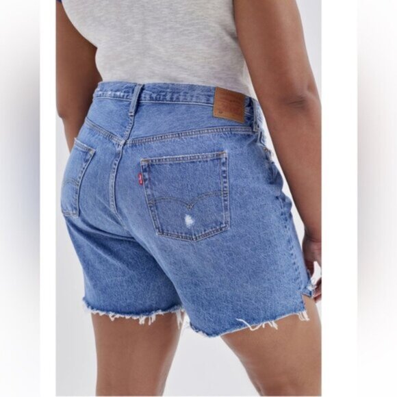 Urban Outfitters x Levi’s | 501 90s Vintage Denim Light Jean Shorts New Plus 22W - Picture 5 of 10